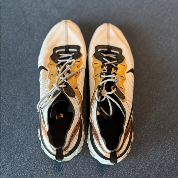 Nike Running Shoes - Picture 5 of 7